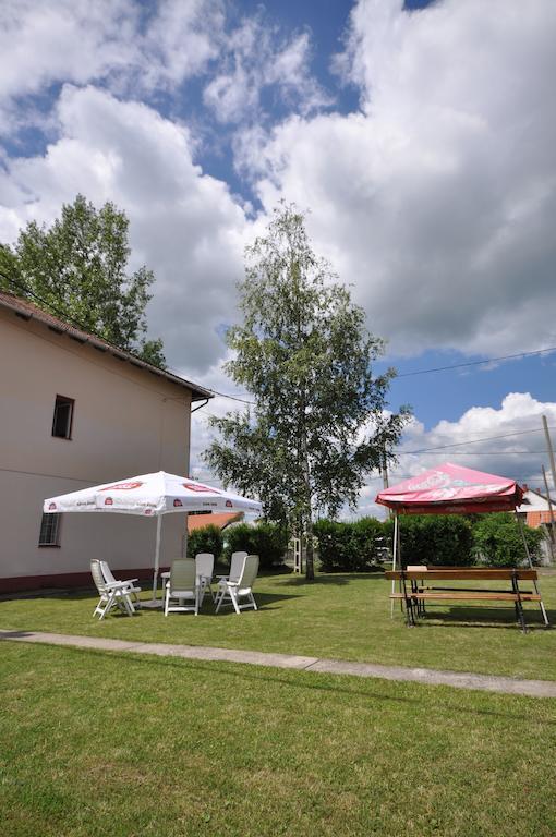 Kalcit Tourist Motel Belapatfalva Dış mekan fotoğraf